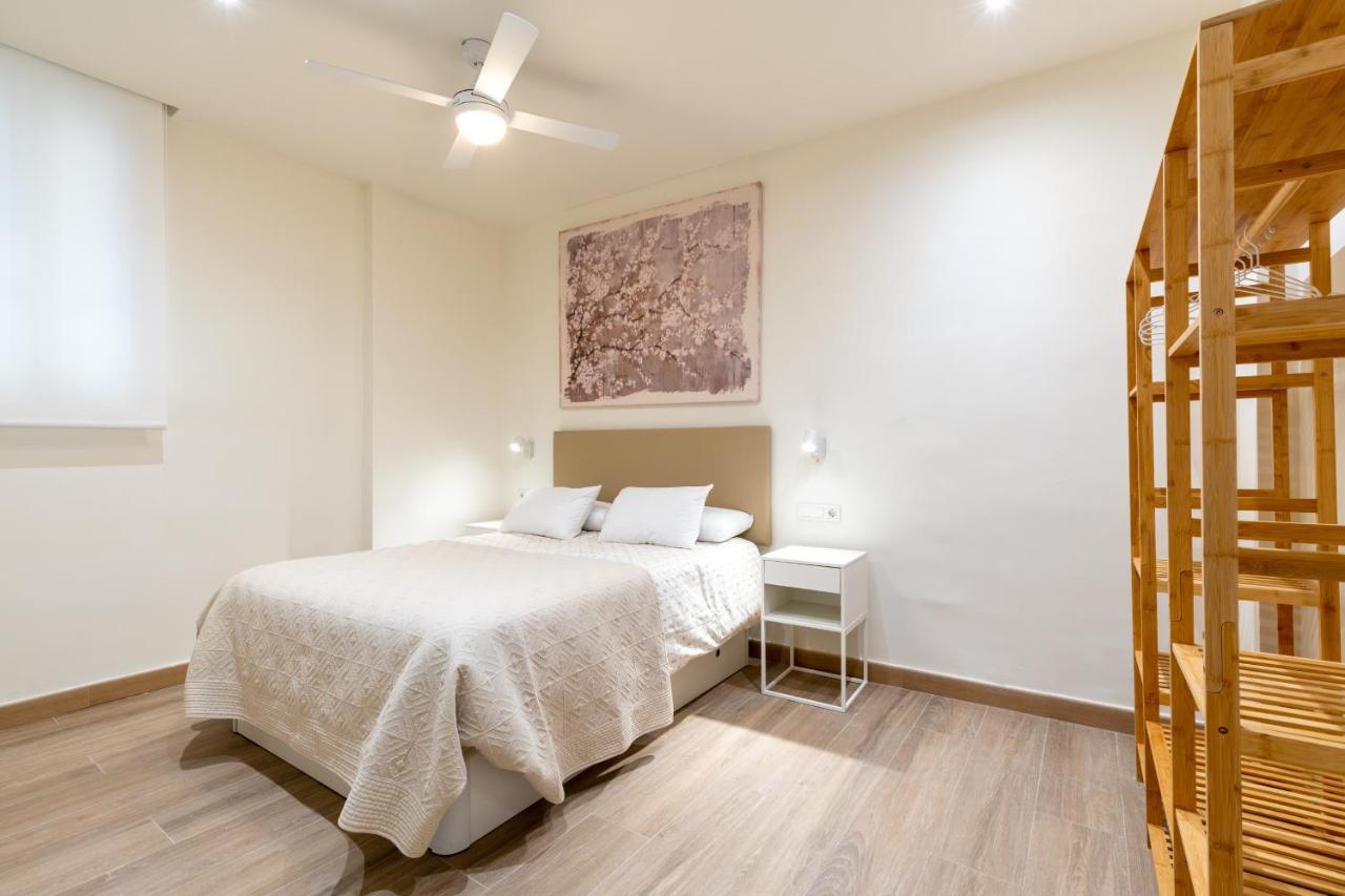 Apartamentos Cervantes 17 Seville Exterior photo