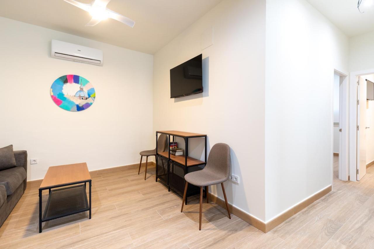 Apartamentos Cervantes 17 Seville Exterior photo