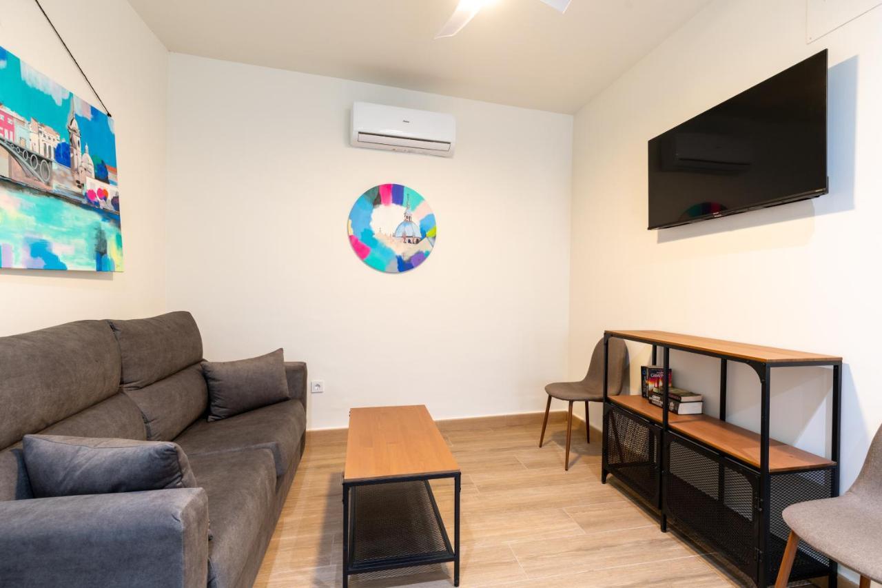 Apartamentos Cervantes 17 Seville Exterior photo