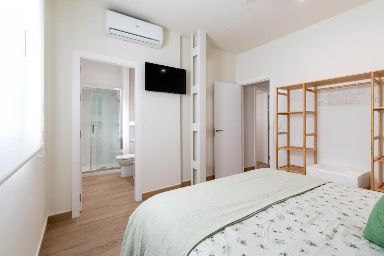 Apartamentos Cervantes 17 Seville Exterior photo